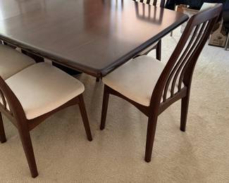 MID CENTURY MODERN DINING ROOM TABLE WITH 12 CHAIRS BY BENNY LINDEN IN VERY NICE CONDITION