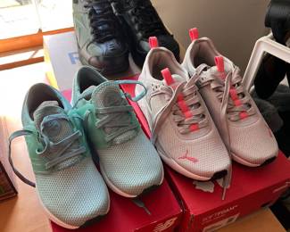 NEW TENNIS SHOES 6.5 size