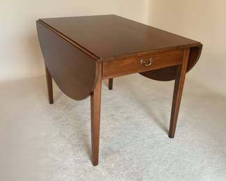 Federal Style Mahogany Drop Leaf Table with Drawer