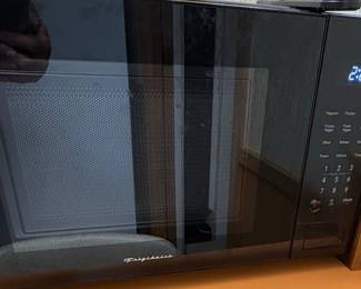 Frigidaire 0.7 cu. ft. Countertop Microwave Oven