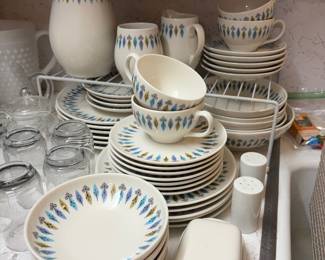 Mid-Century Modern "Feather" Pattern Dinnerware Set by Syracuse China