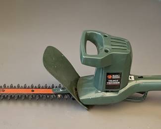 Black & Decker 16" Hedge Trimmer