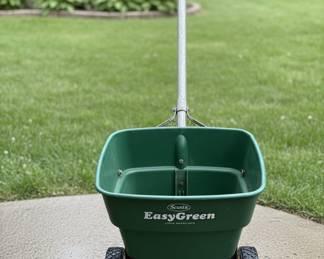Scotts Speedy Green 3000 Broadcast Spreader