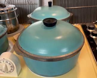 Club Aluminum Dutch Oven with Teal Lid