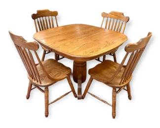 Wooden Dinner Table w 2 Leaves  4 Chairs