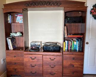 Entertainment center 