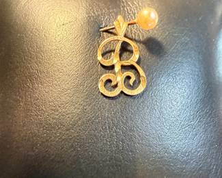 14k gold initial b pendant 