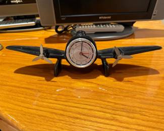 airplane clock
