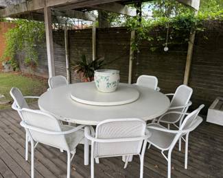 table with lazy Susan and 6 dhairs