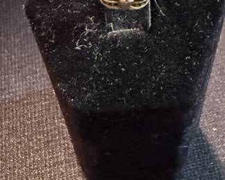 14k white gold onyx ring with diamond