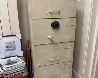 locking file safe