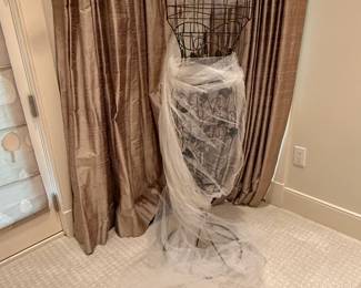 jewelry hanger with bridal vale