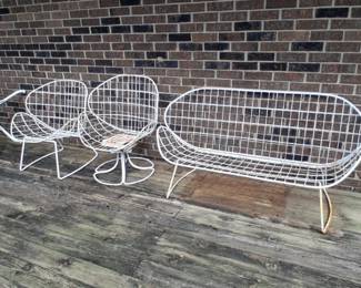 Vintage Mid Century Homecrest Outdoor Wire Clamshell Furniture Set