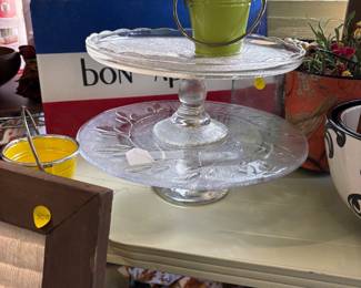 2 Cake Plates