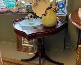 Mahogany Vintage Tri Leg Table 