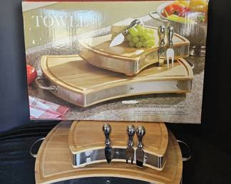 Towle 2 Piece Cutting Boards With Magnetic Bands