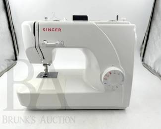 SINGER SEWING MACHINE