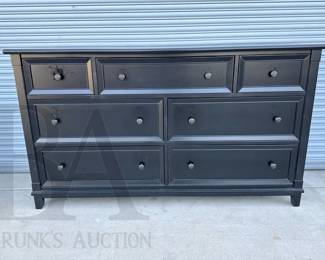 BLACK DRESSER