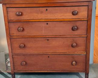 Sheraton style graduated chest or dresser.