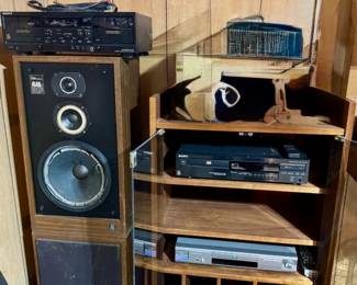 Vintage pair of  AR Acoustic Research Teledyne speakers and stereo components.