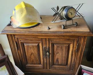 cabinet goes with king size bed