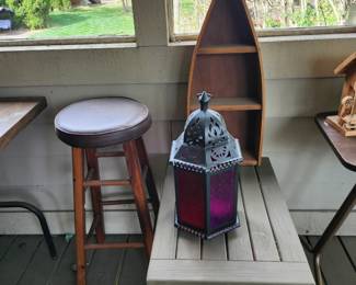 Canoe s helf, lamp, stool
