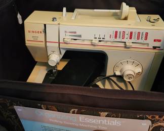 Vintaghe Singer sewing machine