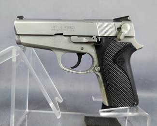 Smith & Wesson 3913 Lady Smith 9mm Para Pistol SN# VJA4707, 3 Total Mags, In Soft Case