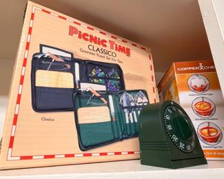 Picnic Time Classico travel set, Copper Chef, vintage timer