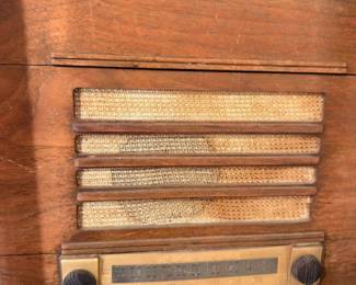 Vintage wooden console tube radio