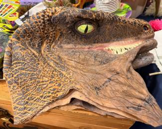 Jurassic Park raptor dinosaur head prop display