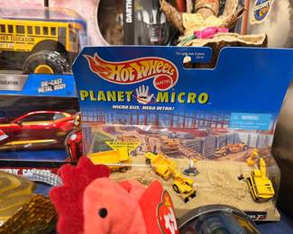 Hot Wheels Planet Micro playset and diecast toys