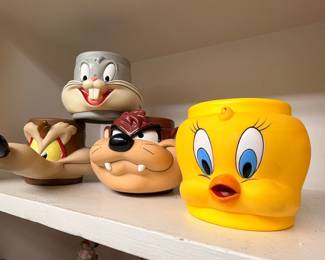 Vintage Looney Tunes plastic mug collection — Bugs, Tweety, Taz