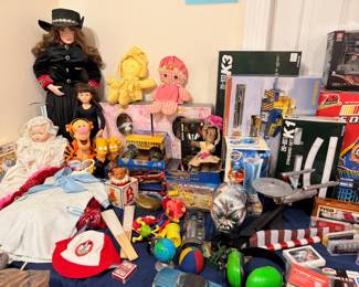 Vintage dolls, plush toys, and mixed vintage toy lot