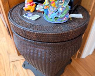 Wicker storage basket, Winnie the Pooh snow globe