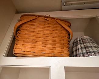 Large Longaberger picnic basket with handles