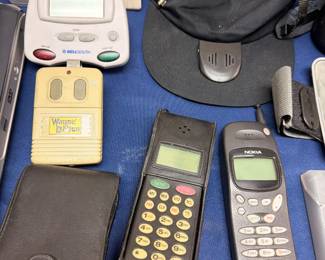 Vintage Nokia cell phones and pagers lot