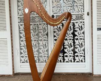 Troubador II Lyon & Healy Harp