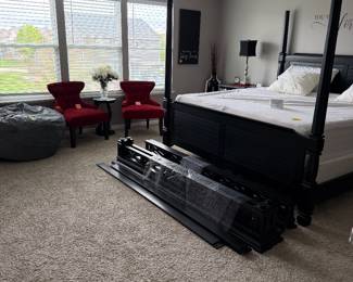 American Signature Plantation Cove Canopy King size Bed