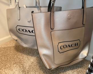 tons of purses