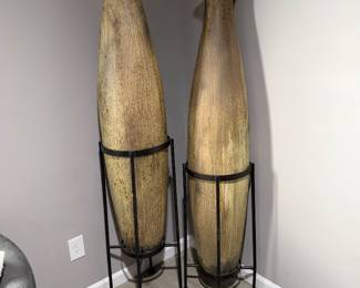 ceramic floor vases in black metal stand