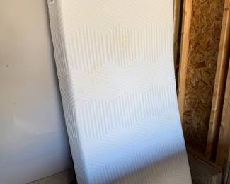 Twin Sleepy's Snug 8-inch Memory Foam mattress