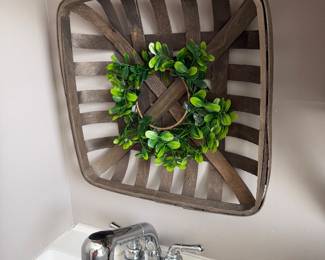 tobacco basket