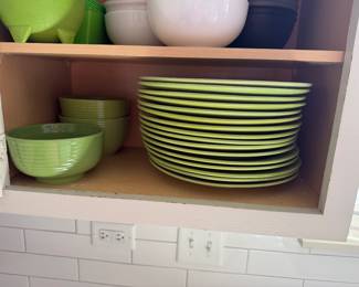Royal Norfolk Sante Fe Lime Green dinnerware set