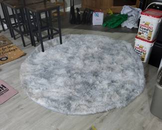 soft grey shaggy round area rug
