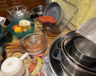 Visionware, baking pans, stone fruit