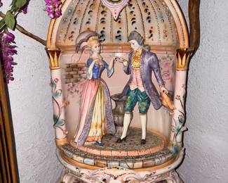 Lorenzou figural large Italian Figurines 4d & Table 