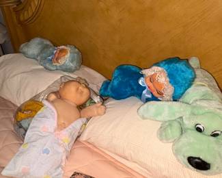 Bed dolls, Vintage cabbage patch doll with clothing