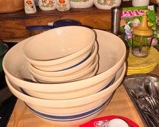 Universal pottery Mixing bowls 
