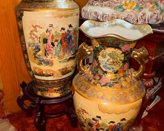Large Japanese Satsuma Vases Geisha Scene Gold Gilt